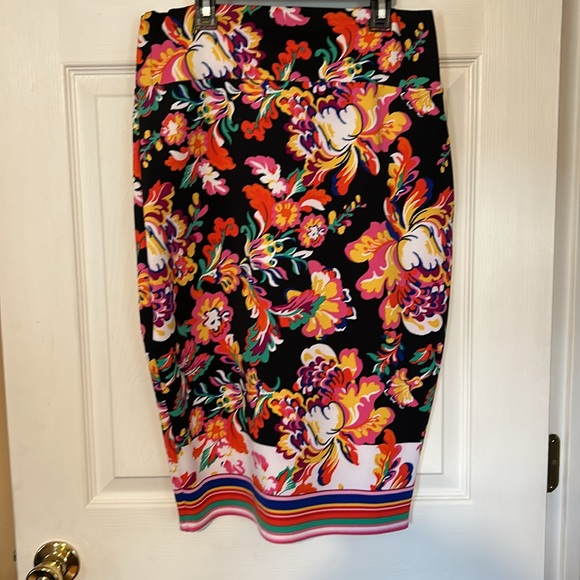 Beautiful high waisted skirt multicolored - Picture 3 of 4